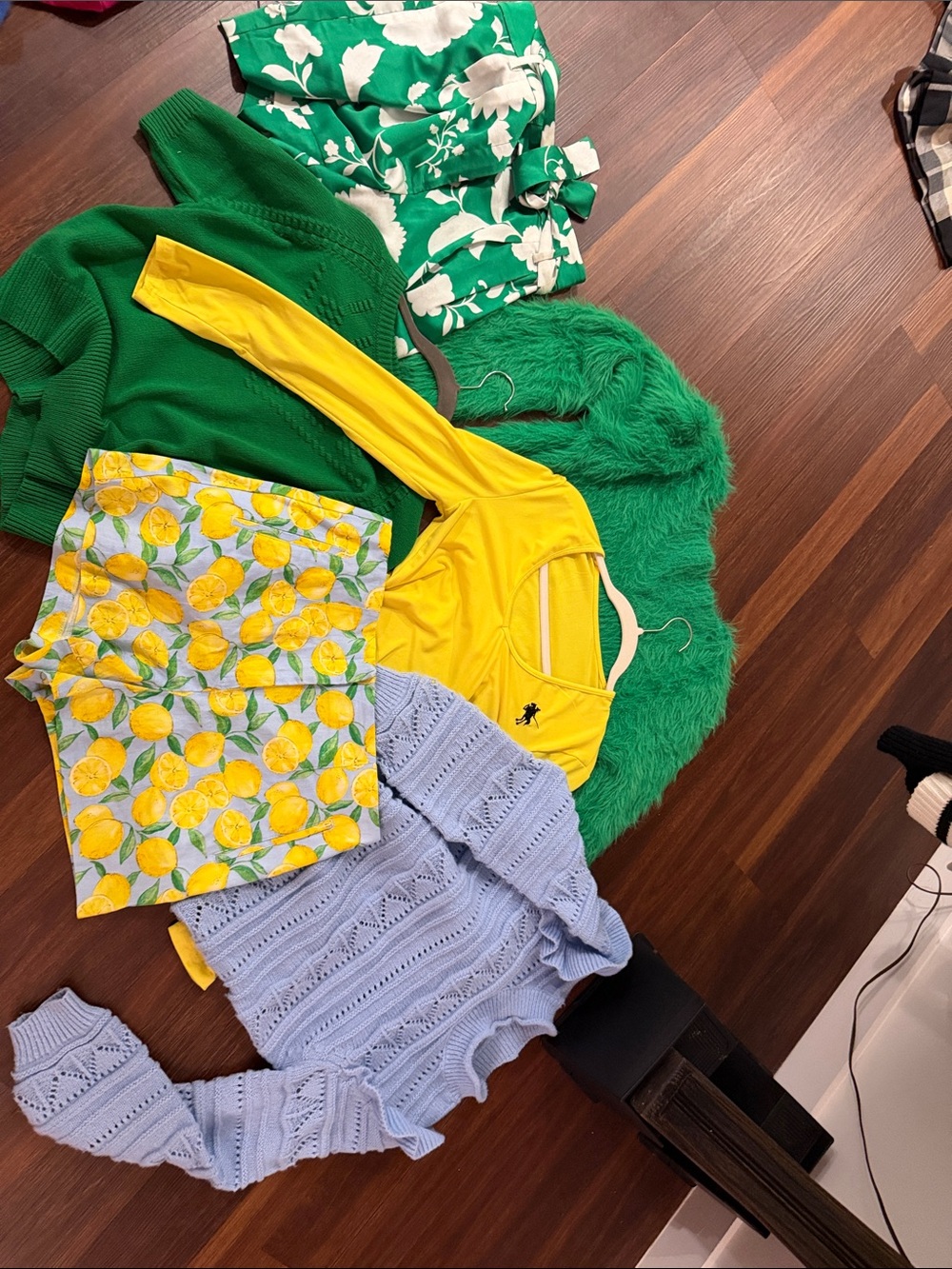 Bundle - Ready made outfits your favorite designer brands!